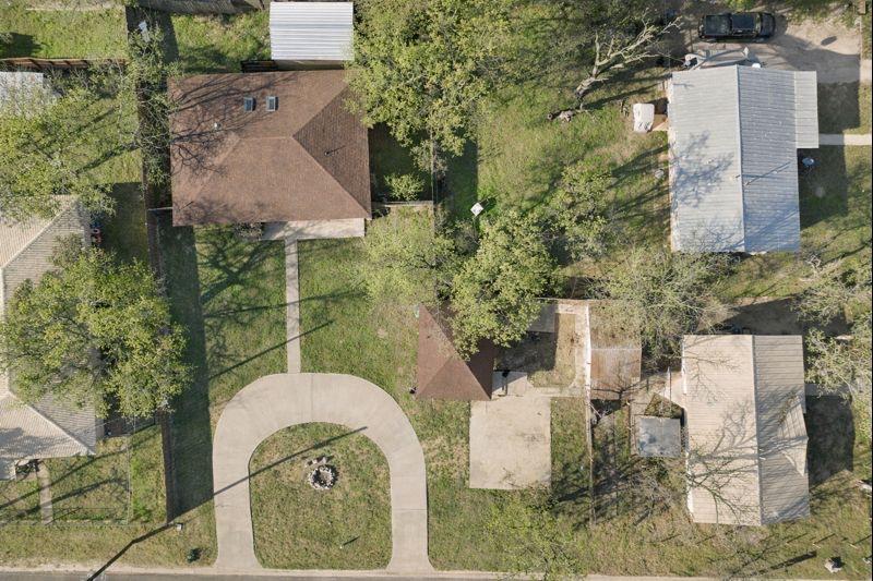 801 1/2 E Avenue C None Property Photo 4