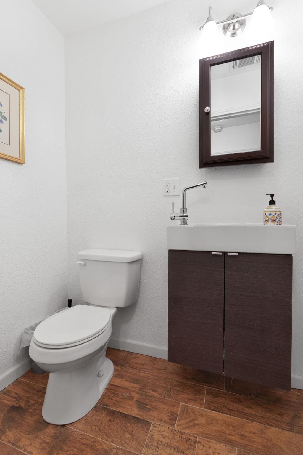 801 1/2 E Avenue C None Property Photo 16