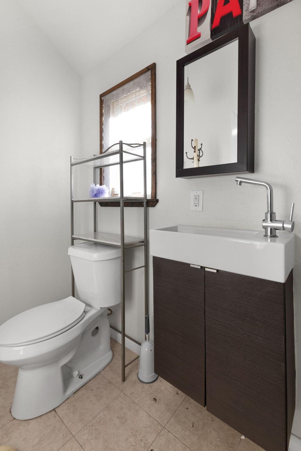 801 1/2 E Avenue C None Property Photo 35