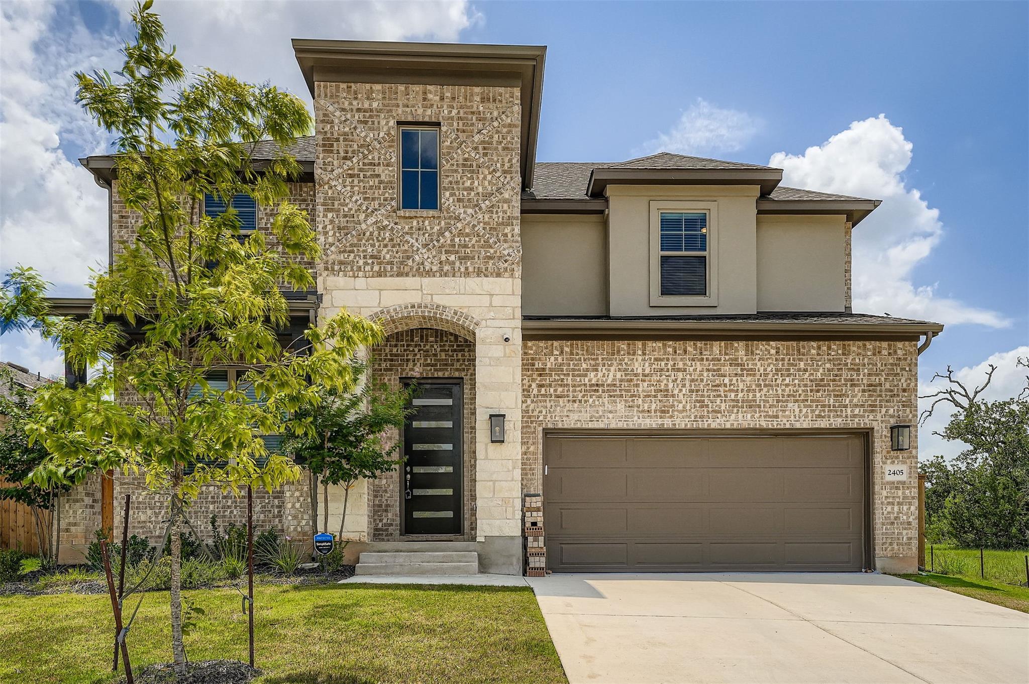 2405 Wooded Run Trl Property Photo 1