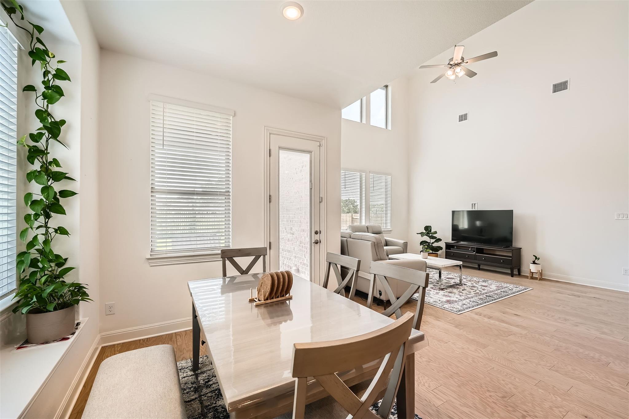 2405 Wooded Run Trl Property Photo 9