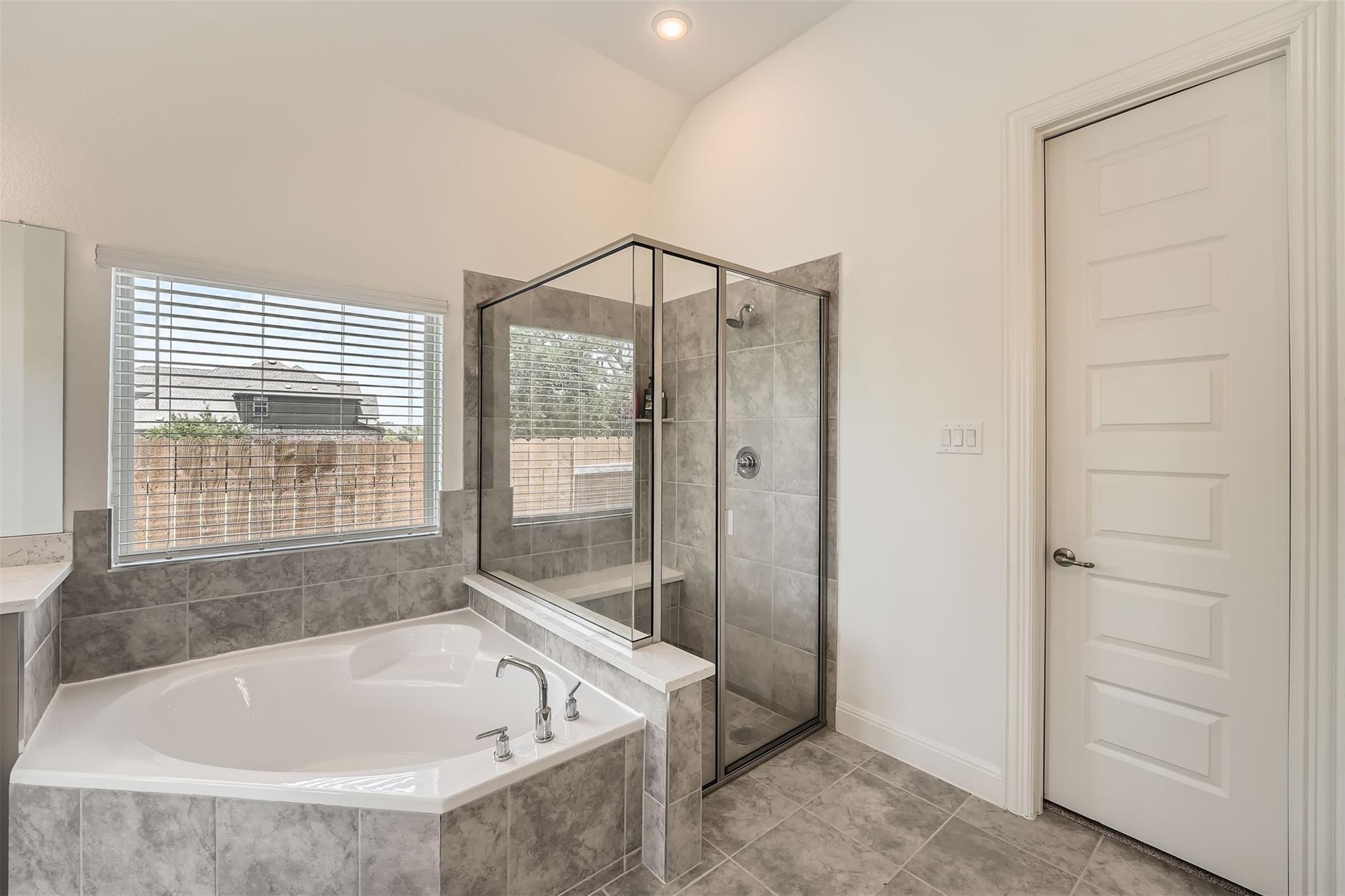 2405 Wooded Run Trl Property Photo 19