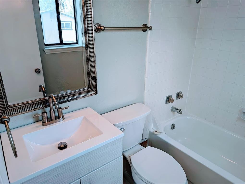 701 Nelray Blvd #14 Property Photo 10
