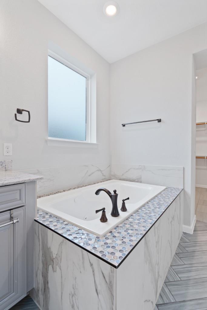 8316 Looksee Ln Property Photo 23