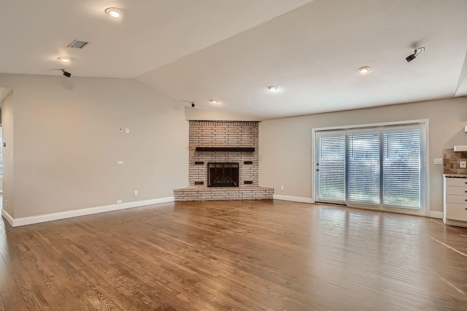 210 College St Property Photo 2