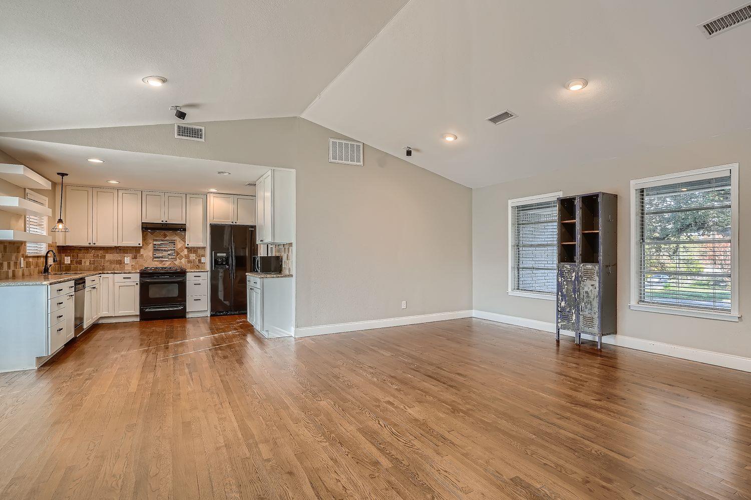 210 College St Property Photo 11