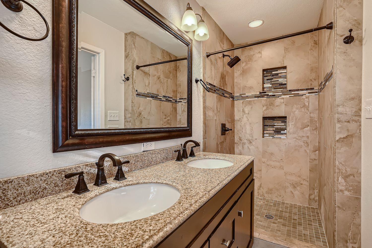 210 College St Property Photo 15