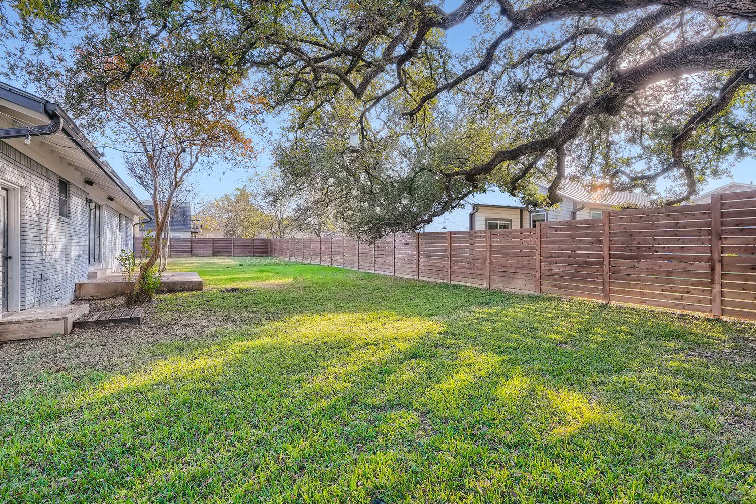 210 College St Property Photo 23