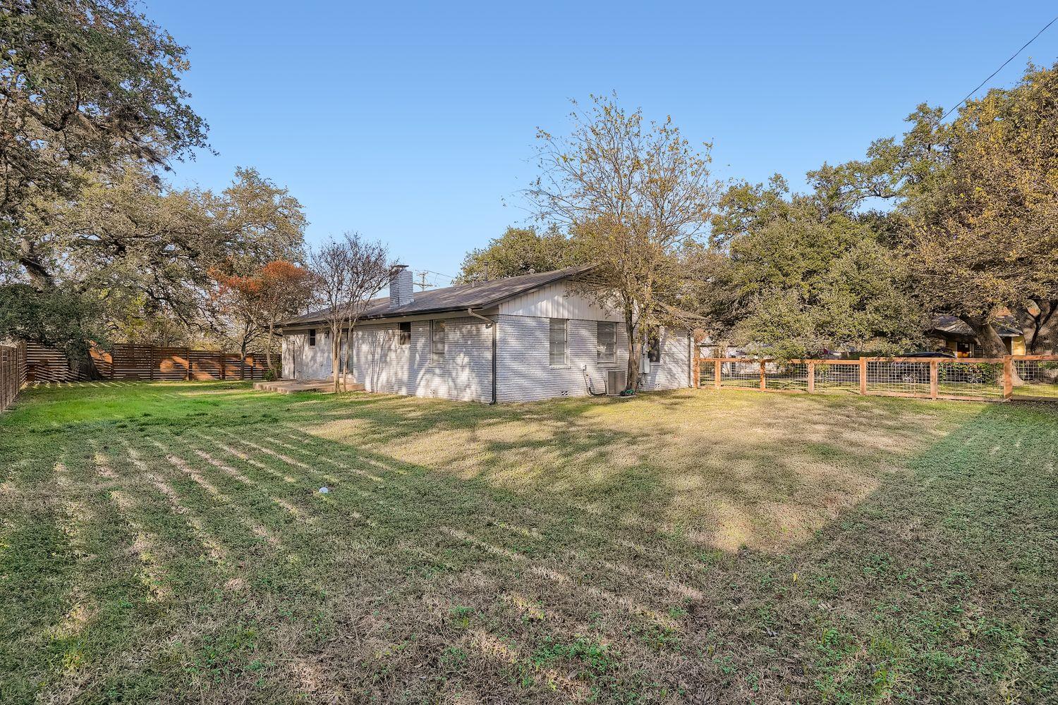 210 College St Property Photo 25