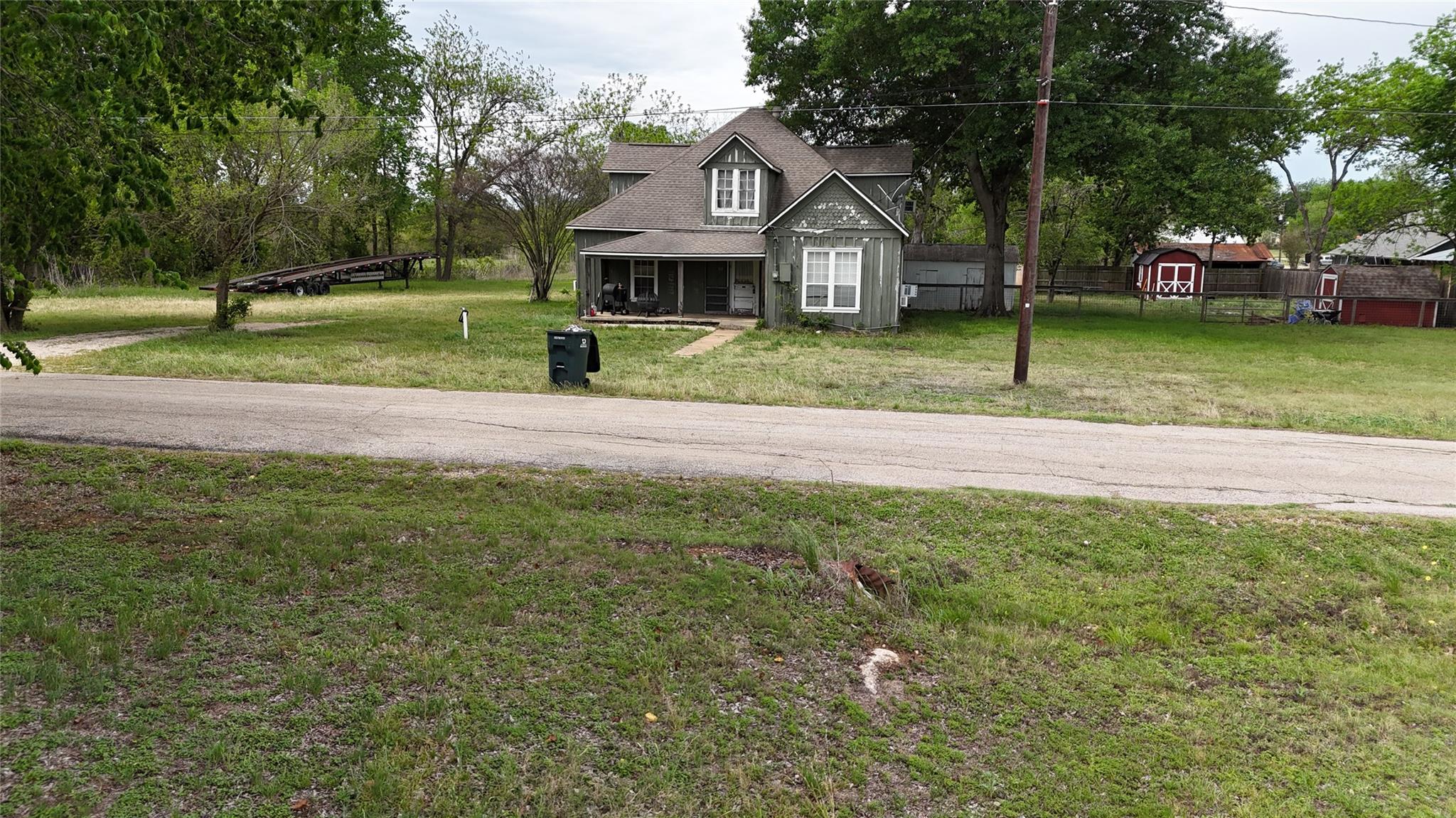 517 Giddings St Property Photo 1