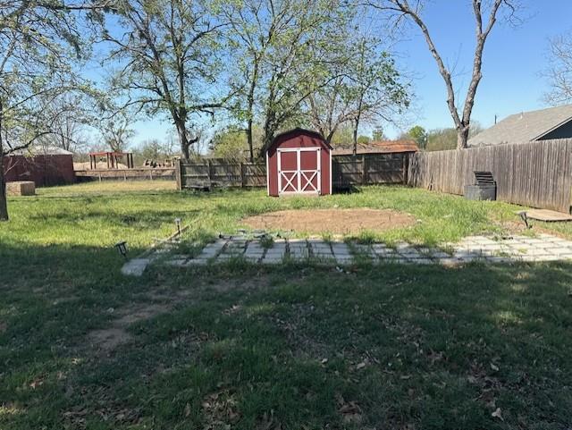 517 Giddings St Property Photo 5