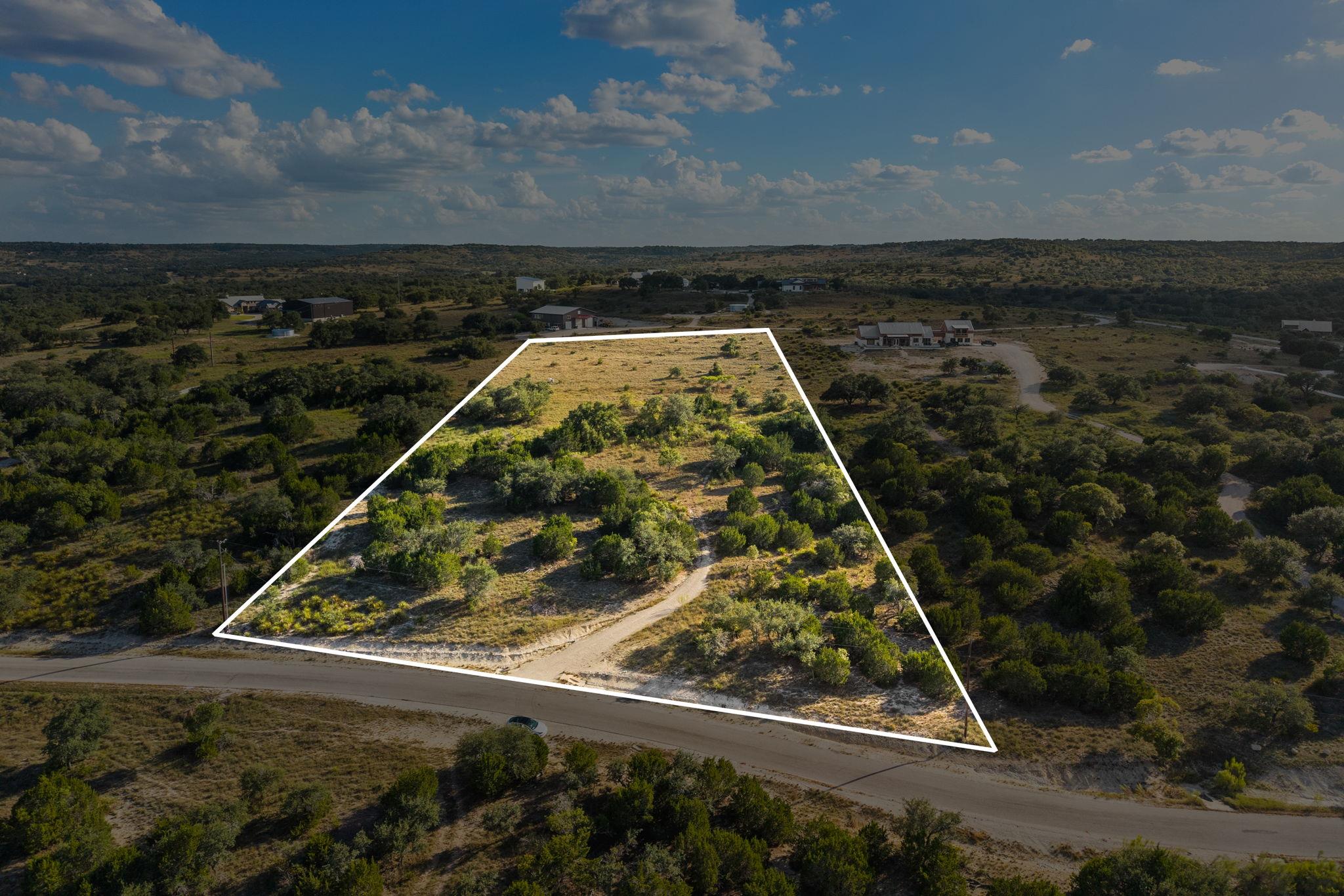1051 Lipan Apache Run Property Photo 4