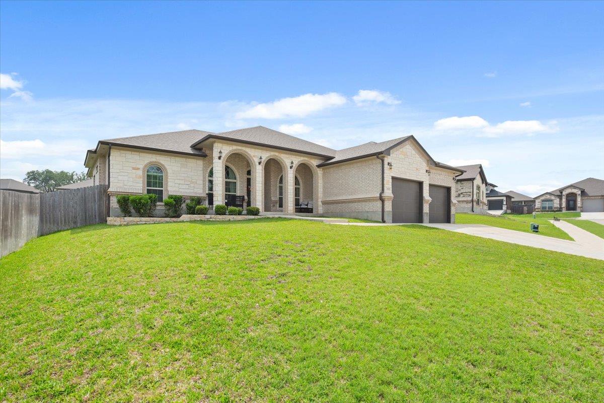 8302 Ginny Ln Property Photo 2