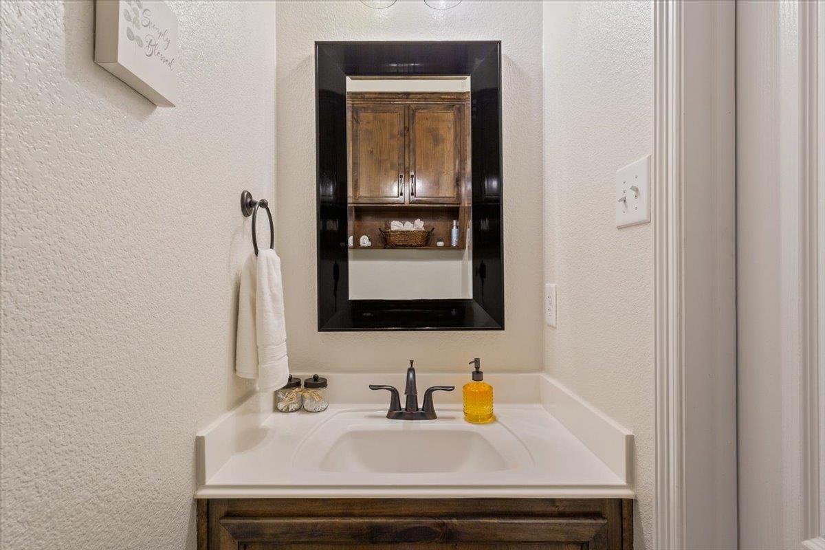 8302 Ginny Ln Property Photo 18