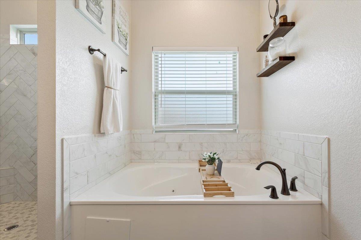 8302 Ginny Ln Property Photo 22