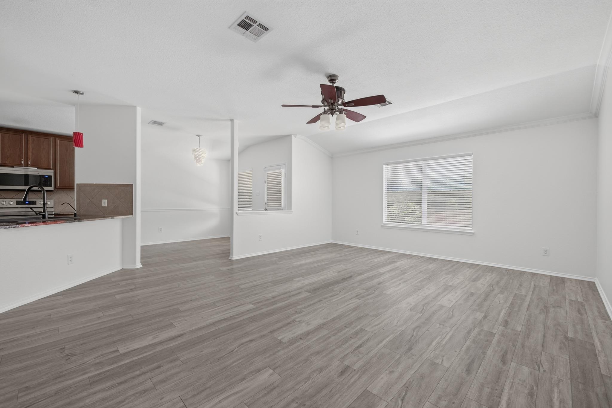 315 Waterlily Way Property Photo 11
