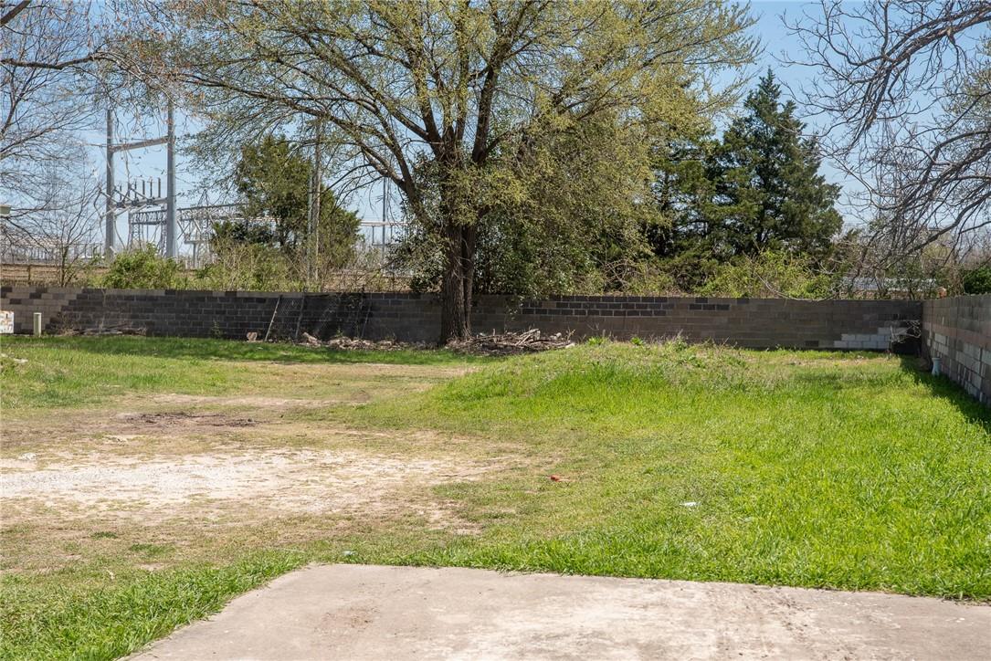 1125 Brookswood Ave Property Photo 6