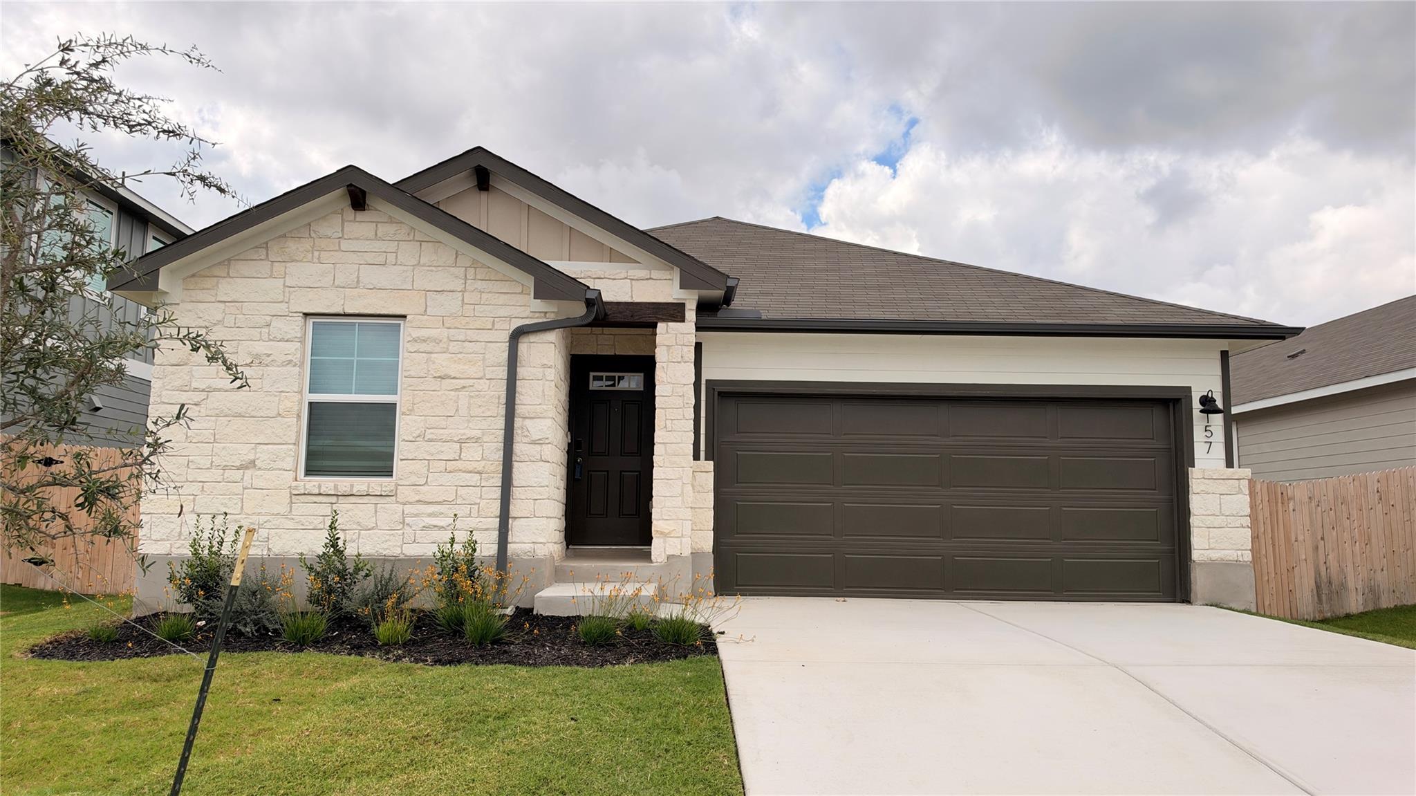 157 Sleep Holw Property Photo 1