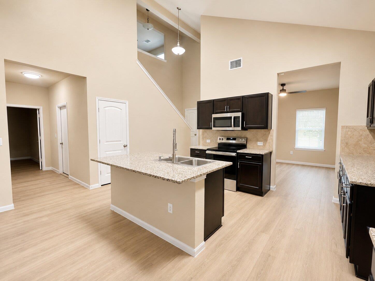 1446879 Property Photo 3