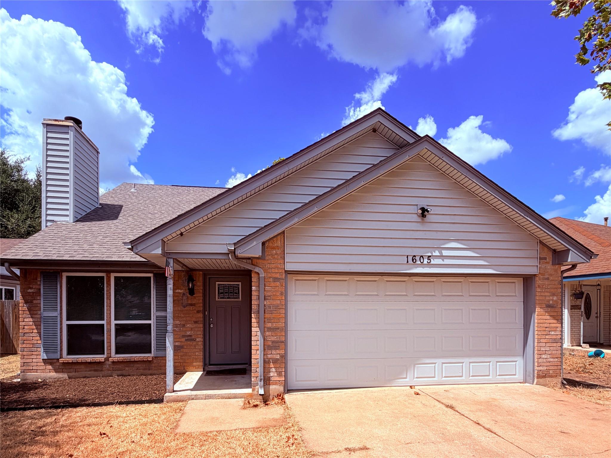 1605 Parkwood Dr Property Photo 1