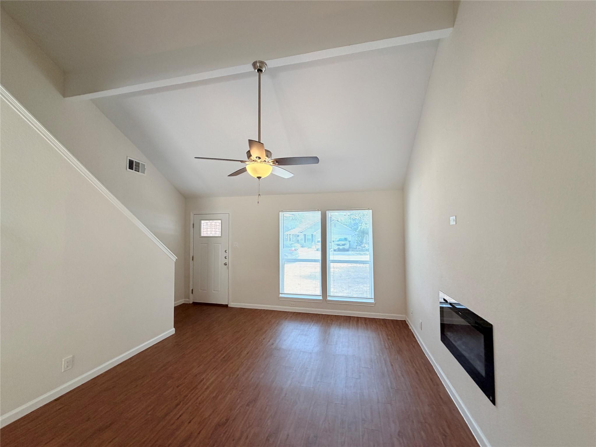 1605 Parkwood Dr Property Photo 4