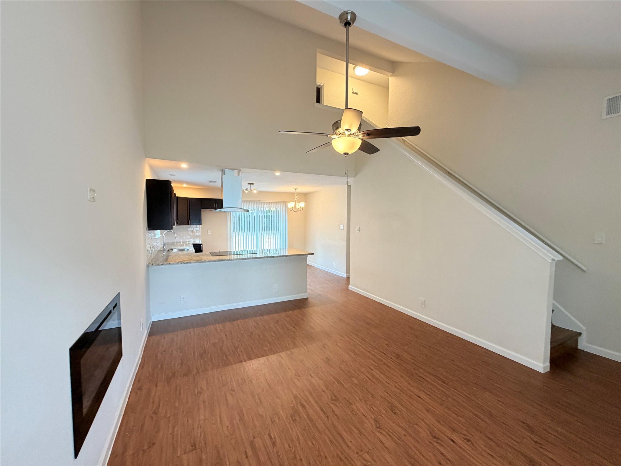1605 Parkwood Dr Property Photo 5