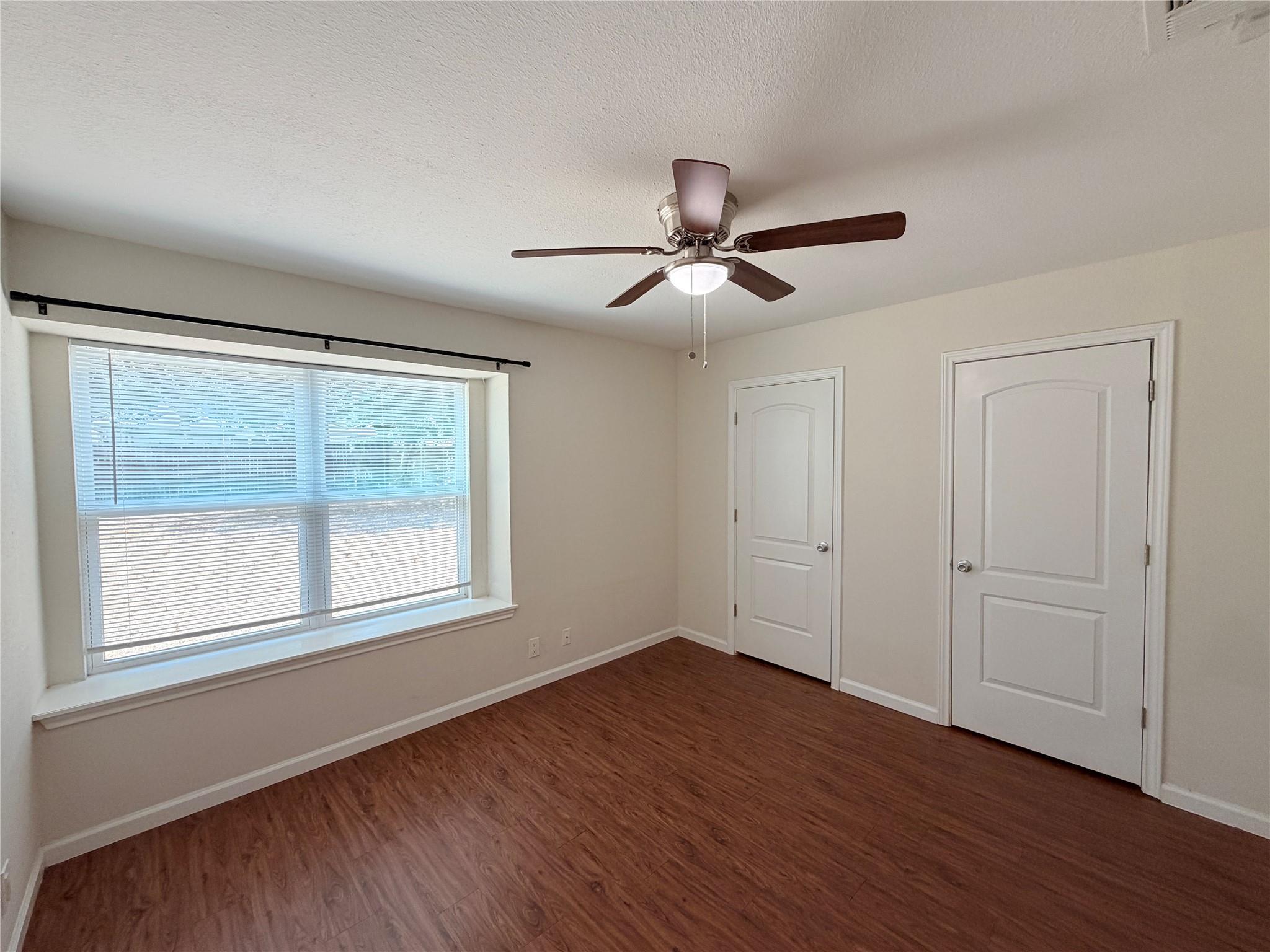 1605 Parkwood Dr Property Photo 12
