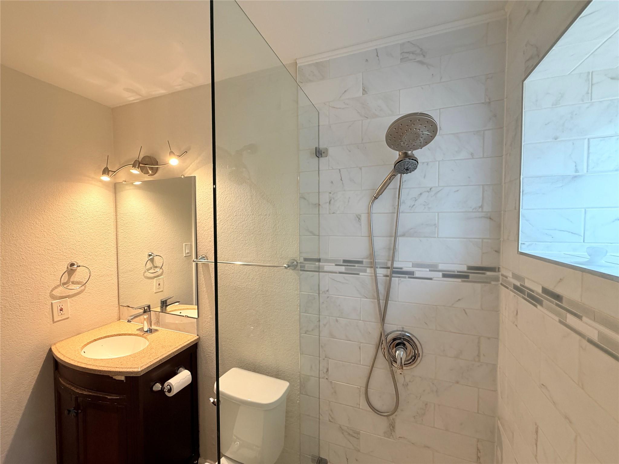 1605 Parkwood Dr Property Photo 19