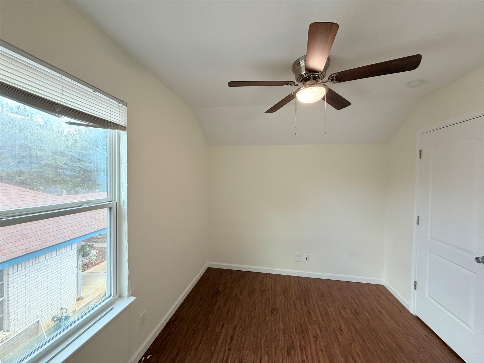 1605 Parkwood Dr Property Photo 21