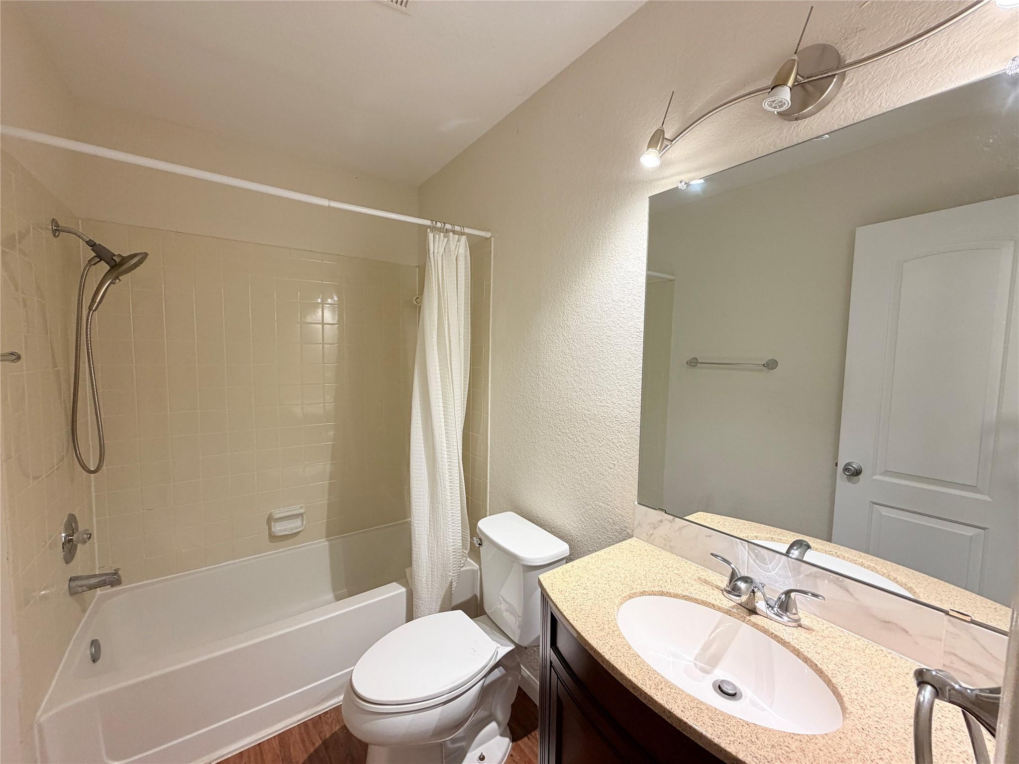 1605 Parkwood Dr Property Photo 29