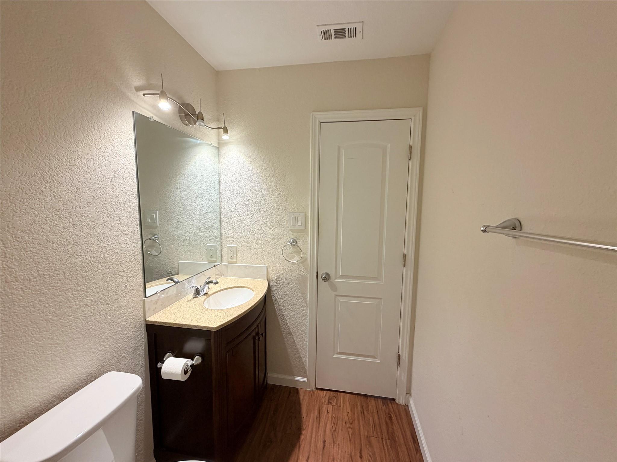1605 Parkwood Dr Property Photo 30