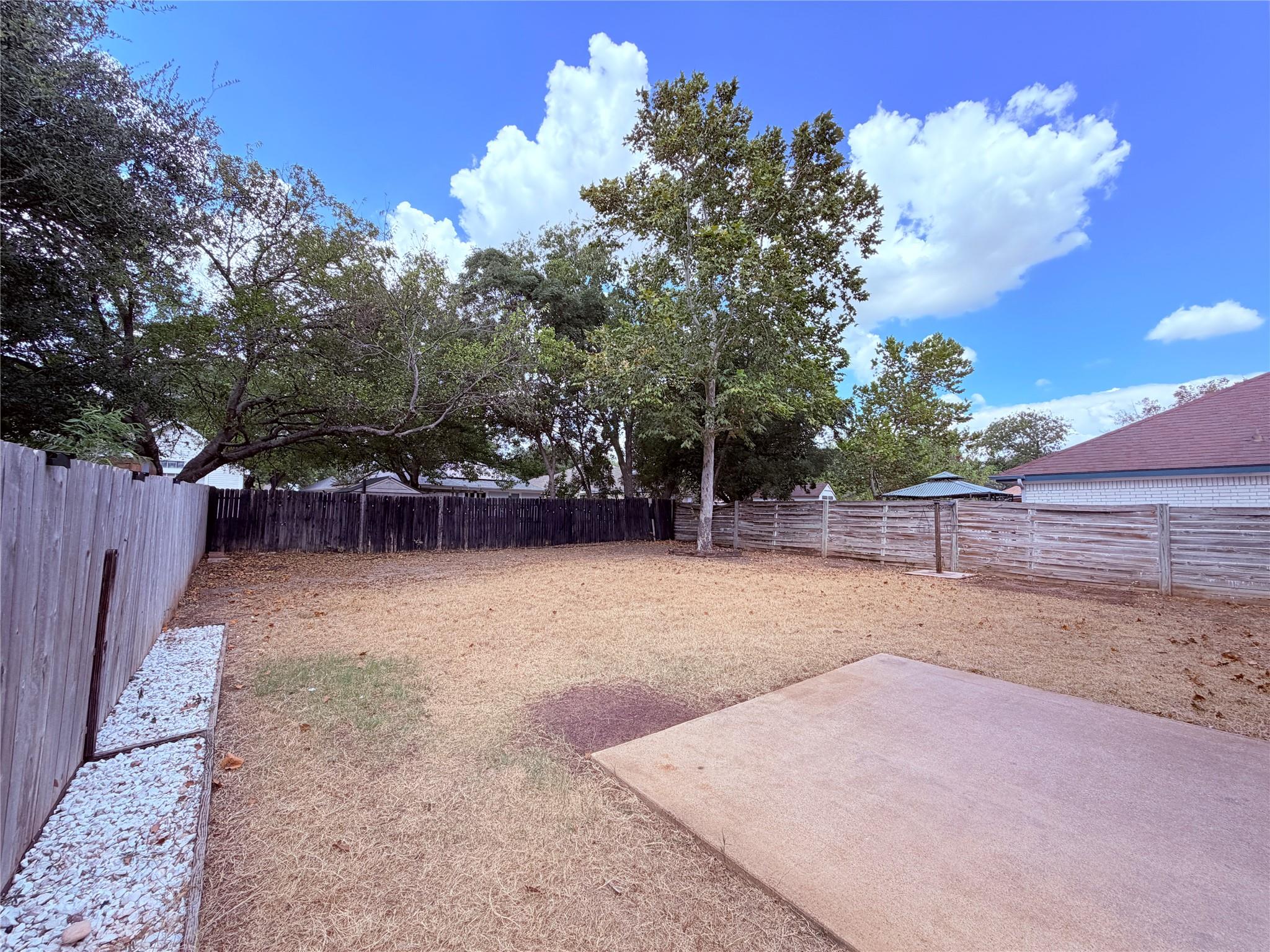 1605 Parkwood Dr Property Photo 32