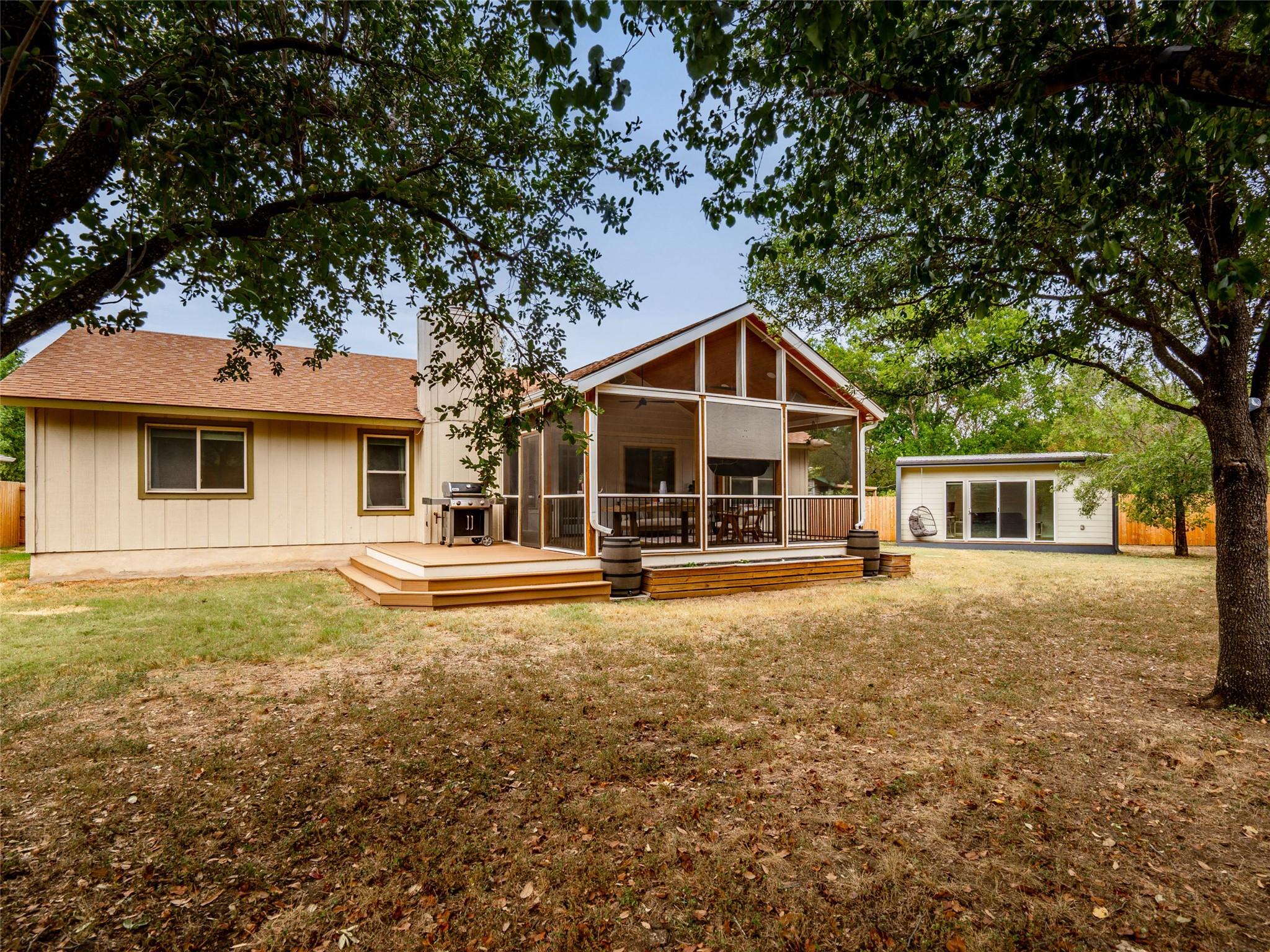 3203 Western Dr Property Photo 1