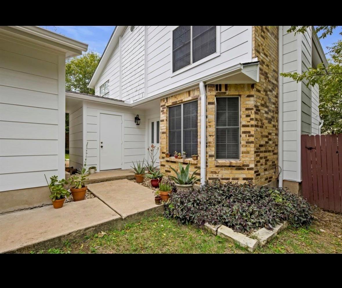 2102-a Kenneth Ave #a Property Photo 2