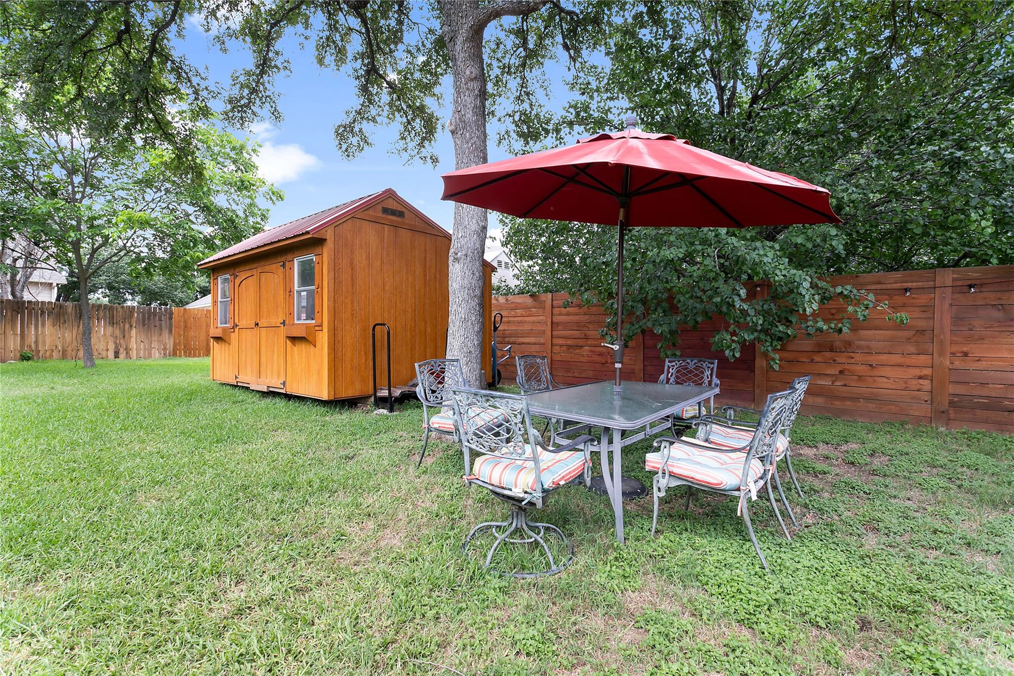 9609 Bluegrass Dr Property Photo 27