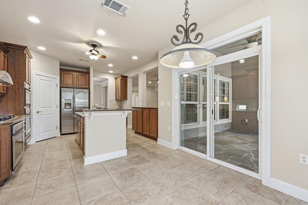 207 Breezeway Ln Property Photo 9