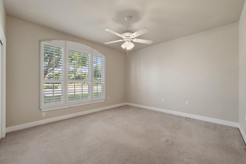 207 Breezeway Ln Property Photo 22