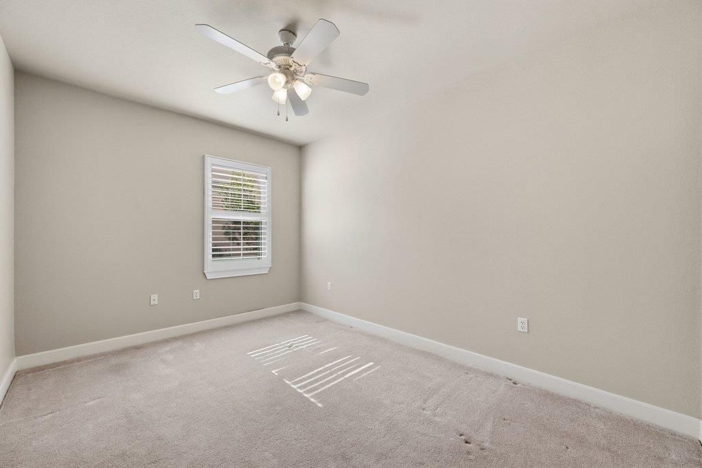 207 Breezeway Ln Property Photo 23