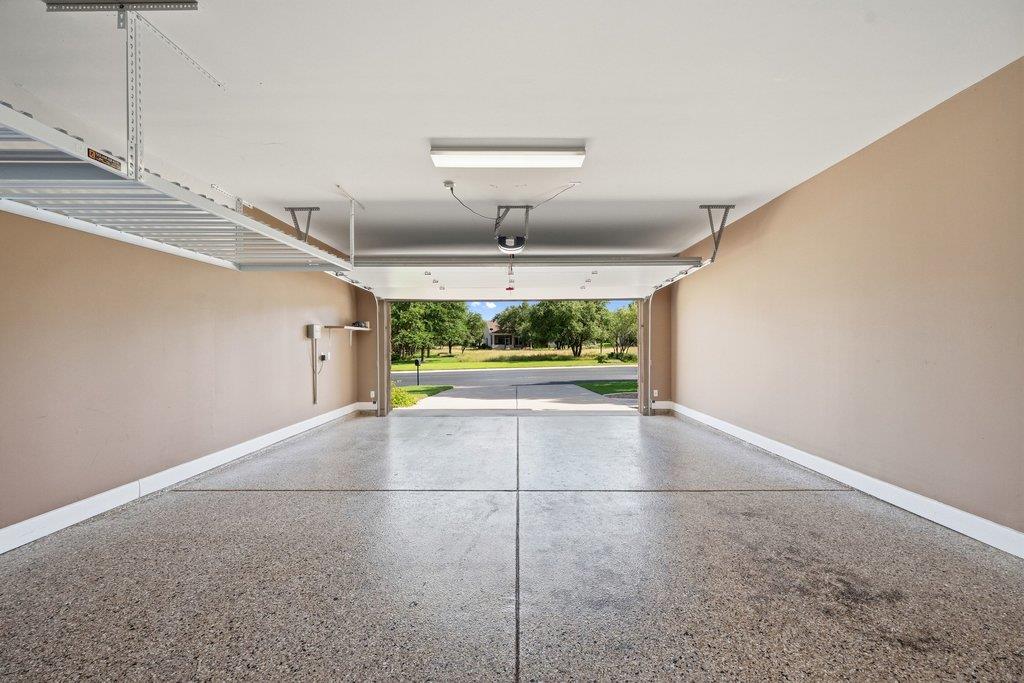 207 Breezeway Ln Property Photo 34