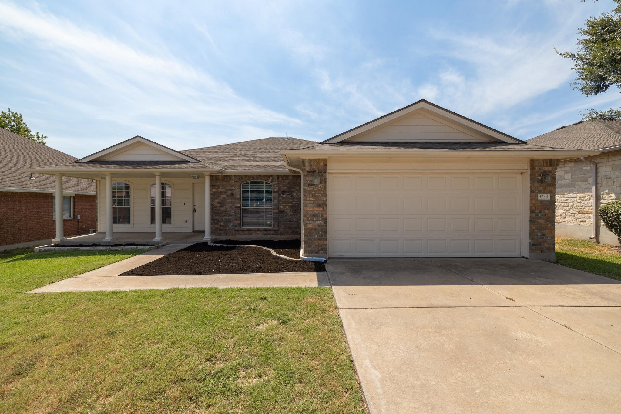 3233 Winding River Trl Property Photo 2