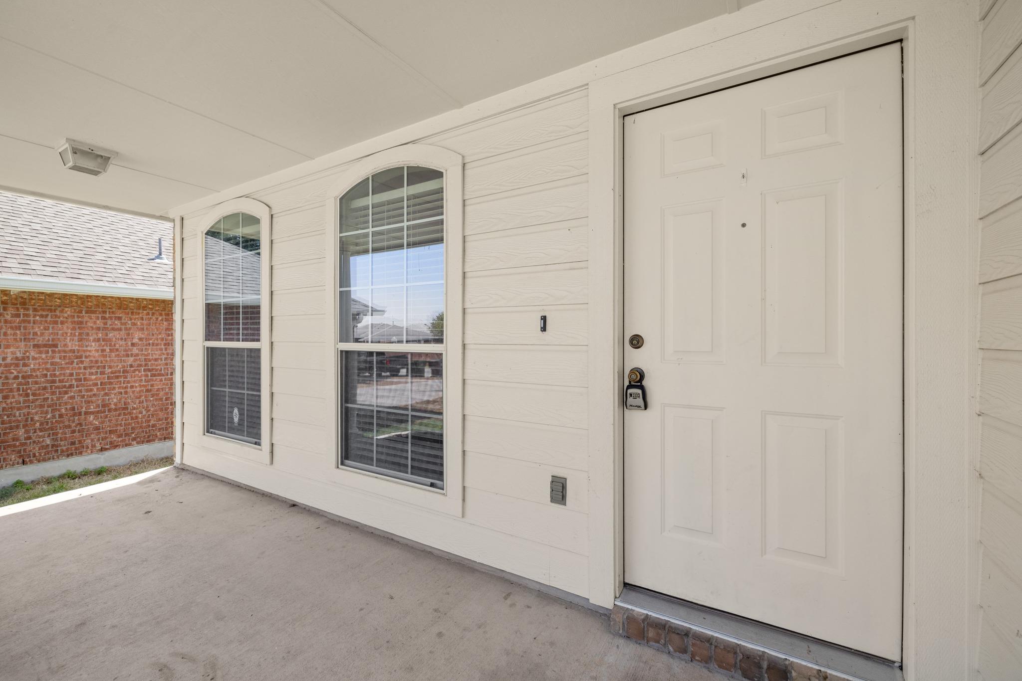 3233 Winding River Trl Property Photo 5