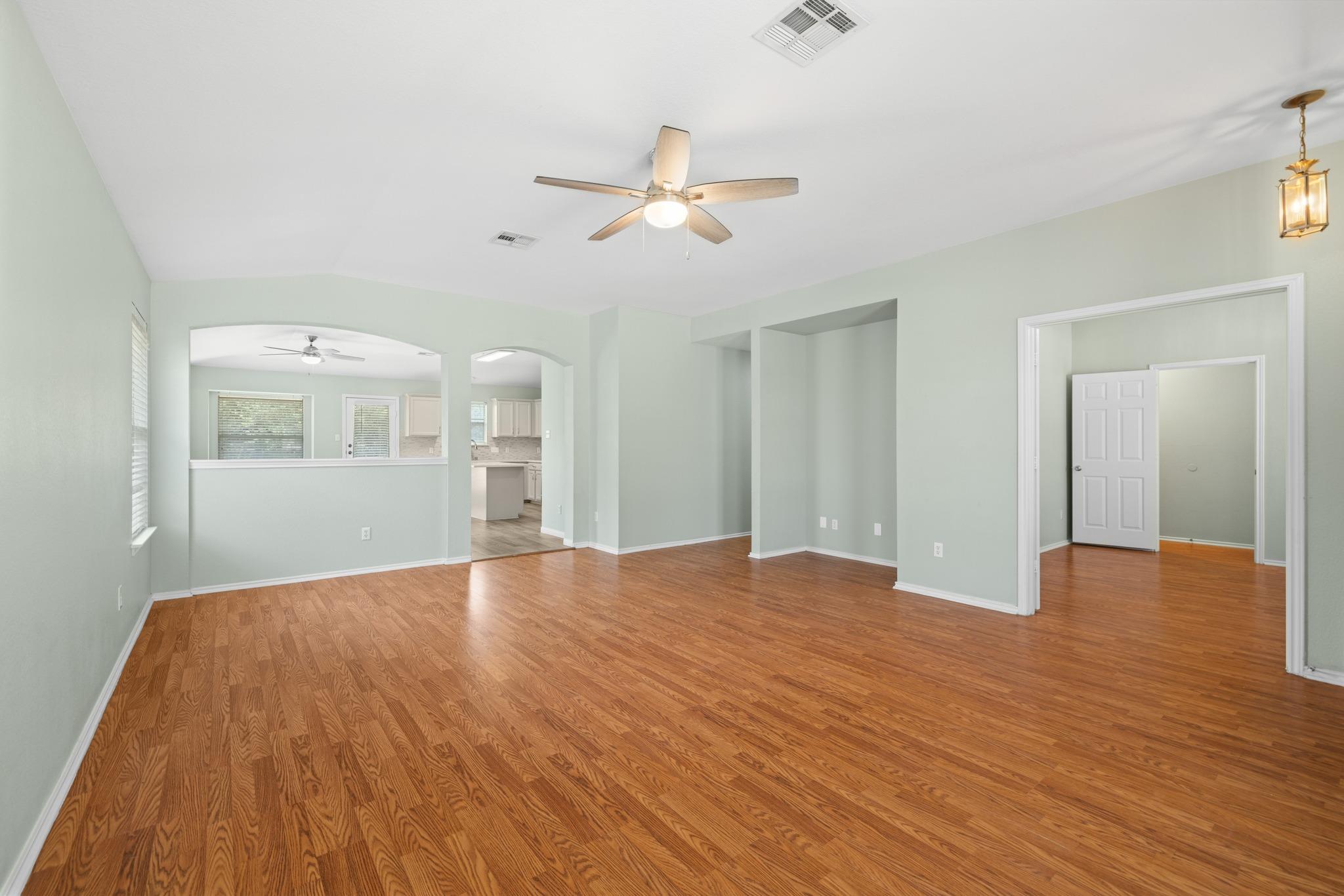 3233 Winding River Trl Property Photo 7