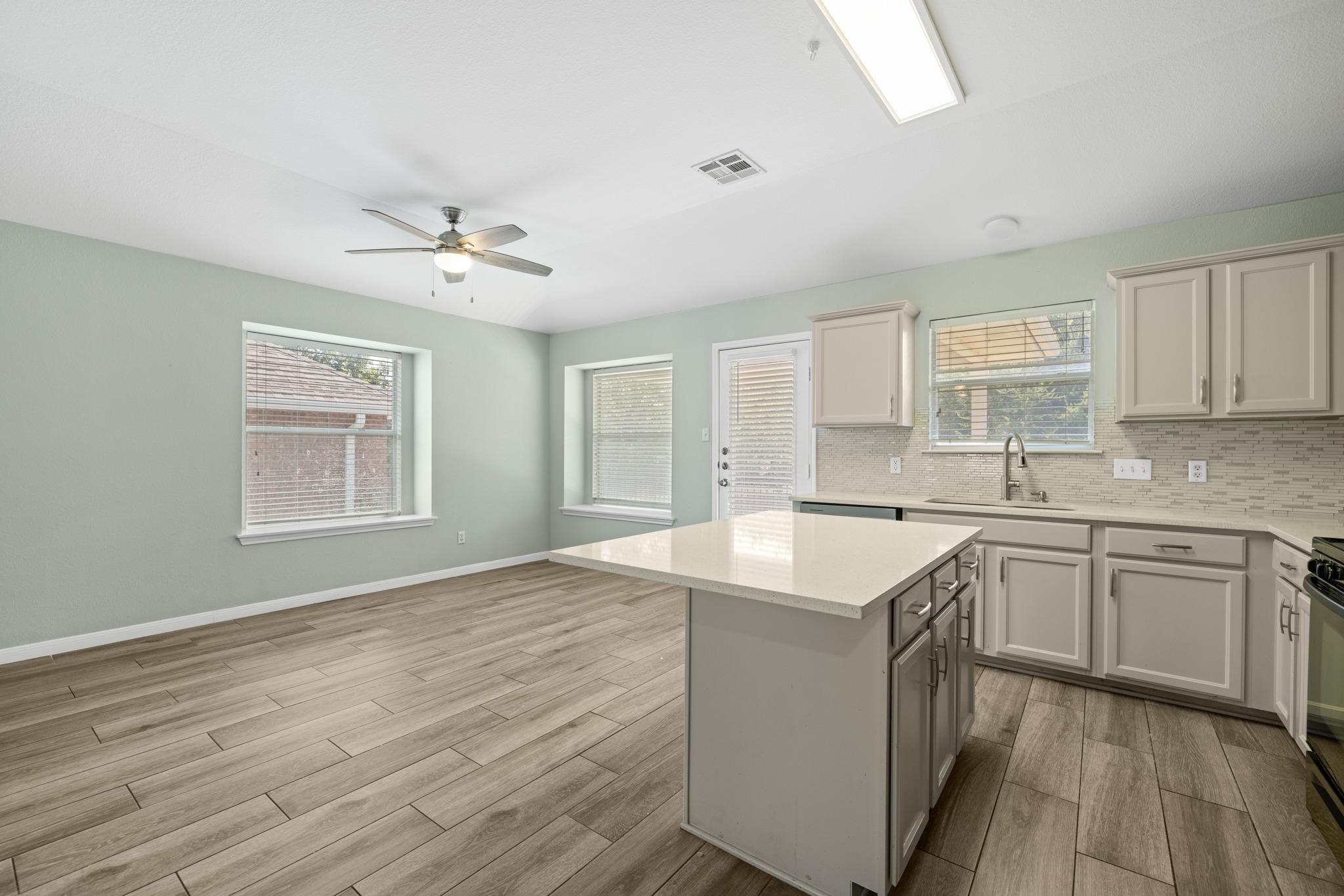3233 Winding River Trl Property Photo 11