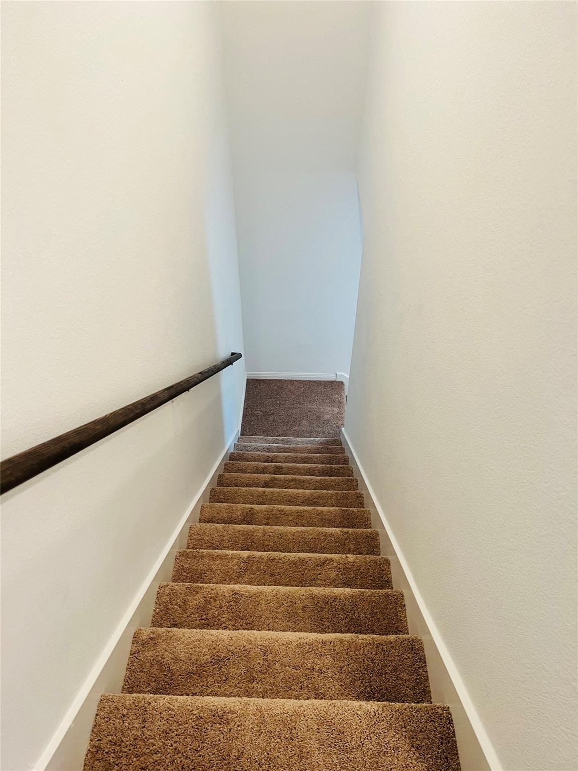 109 Fairfax Ln Property Photo 4