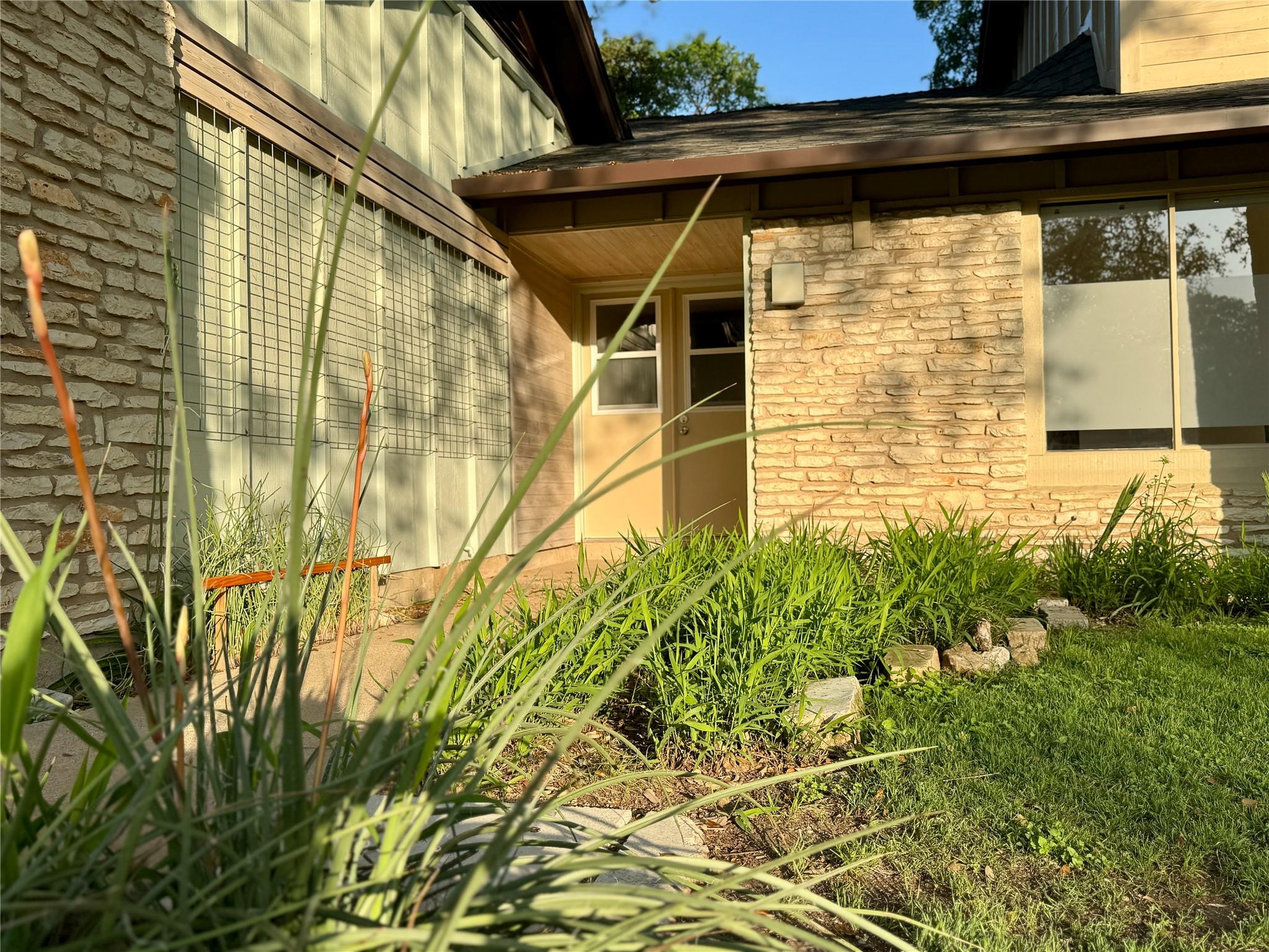 2604 Campden Dr Property Photo 6