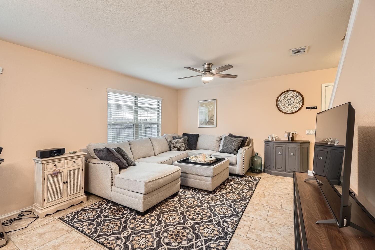 3504 Alpine Autumn Dr Property Photo 4