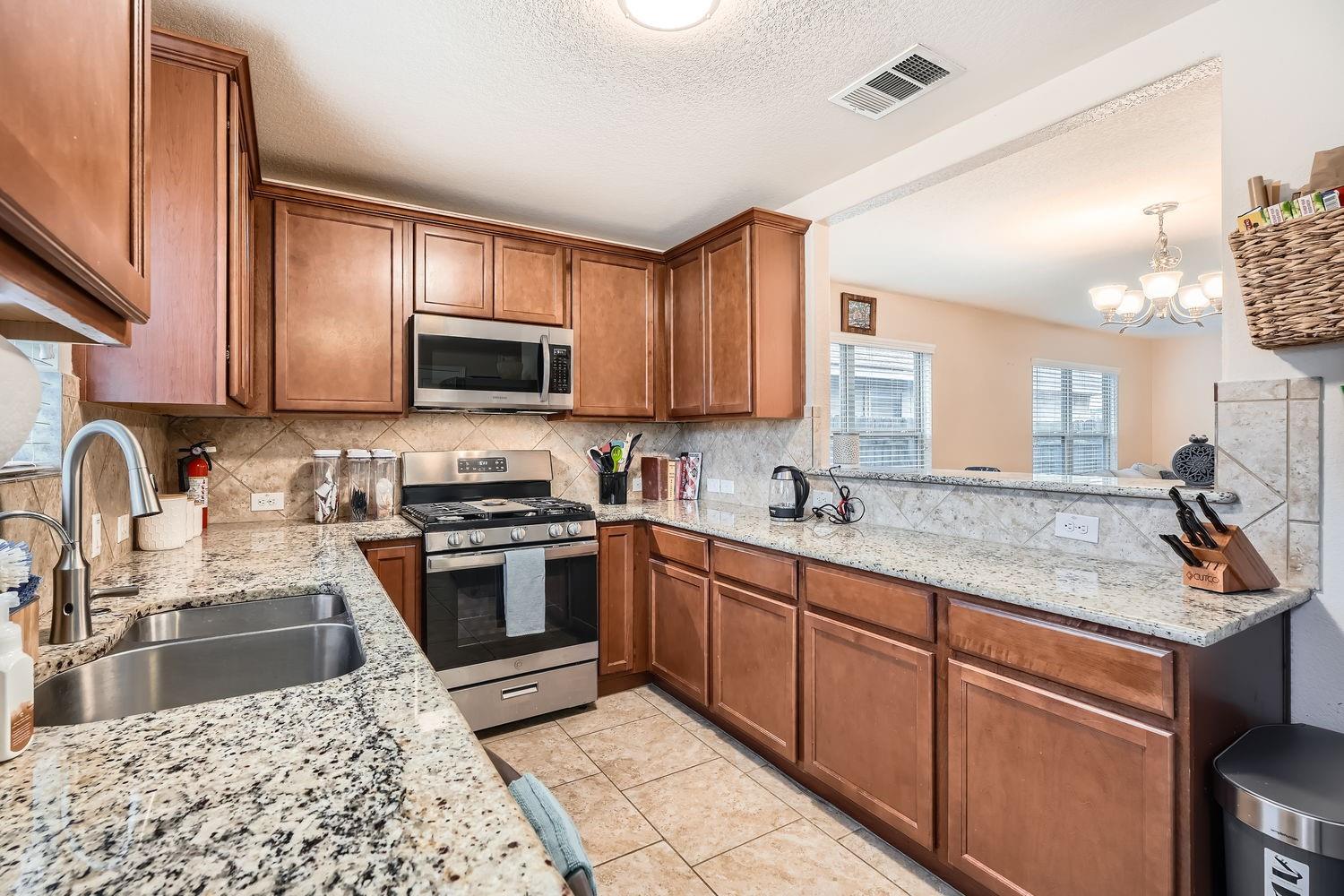 3504 Alpine Autumn Dr Property Photo 8