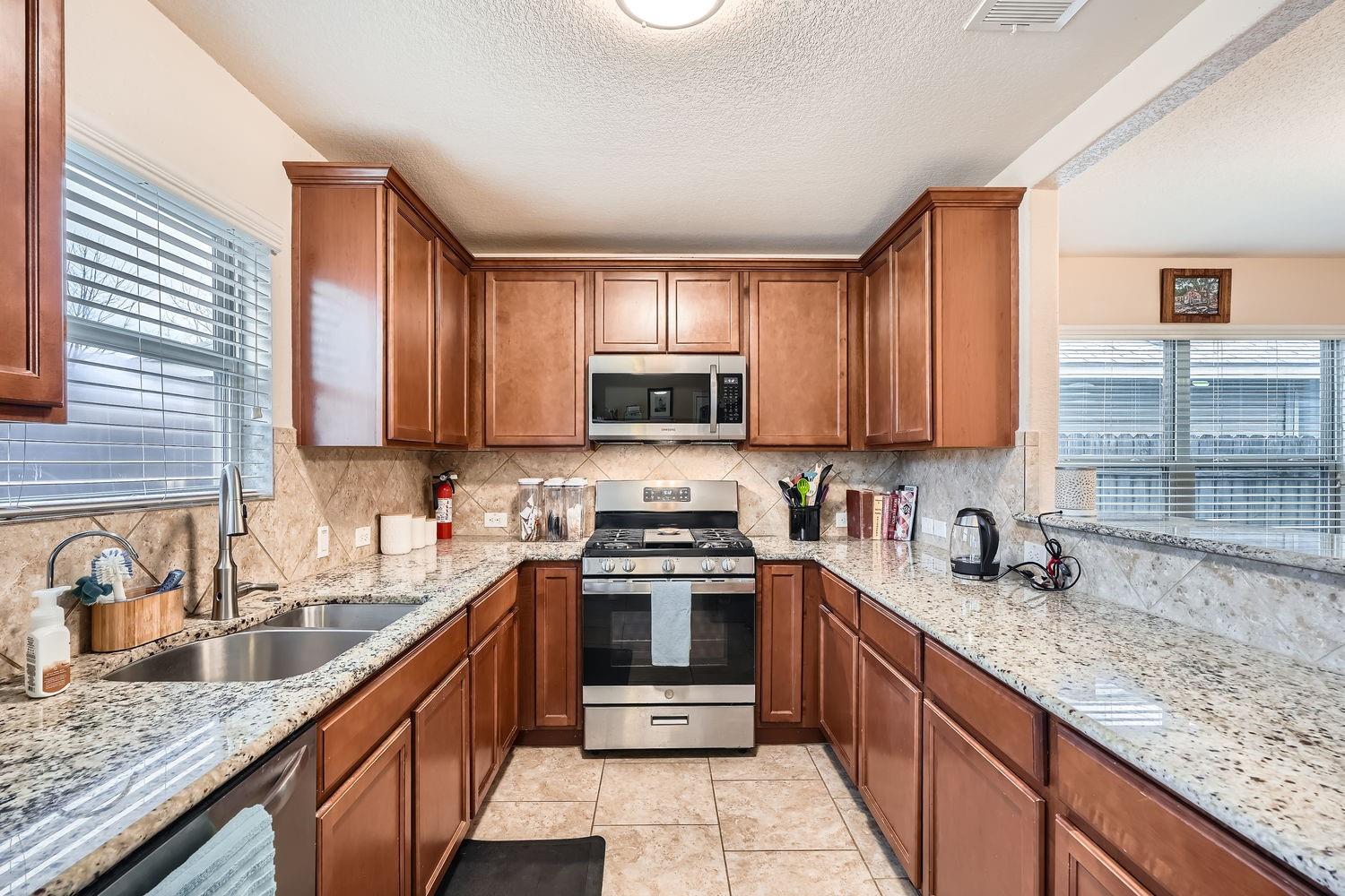 3504 Alpine Autumn Dr Property Photo 10