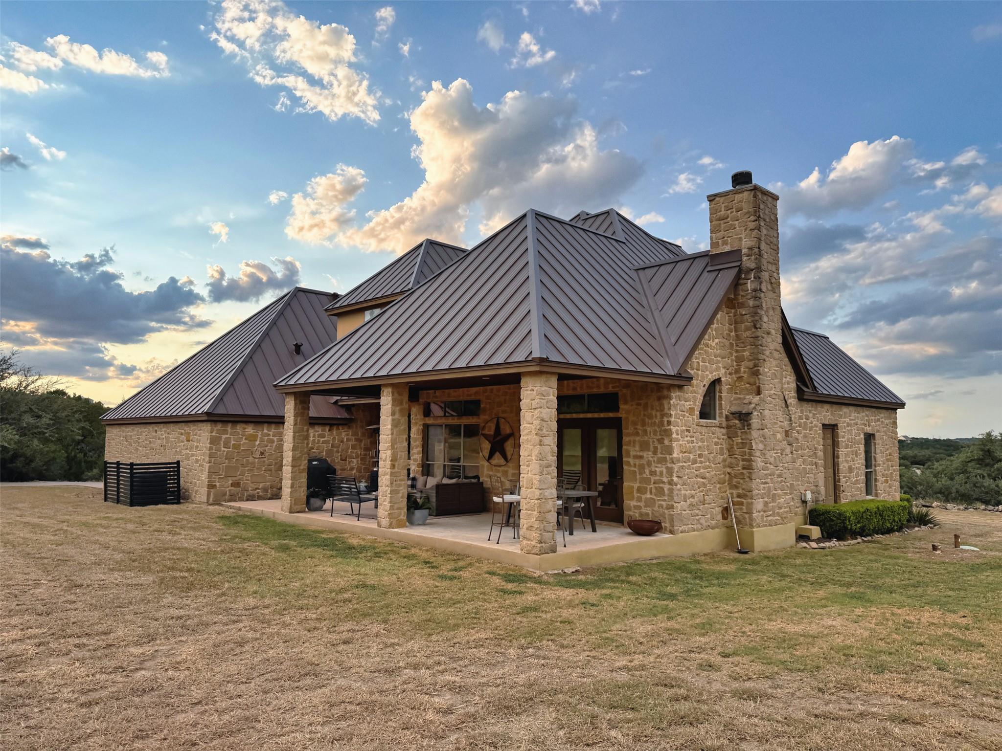 20305 Haystack Cv Property Photo 3