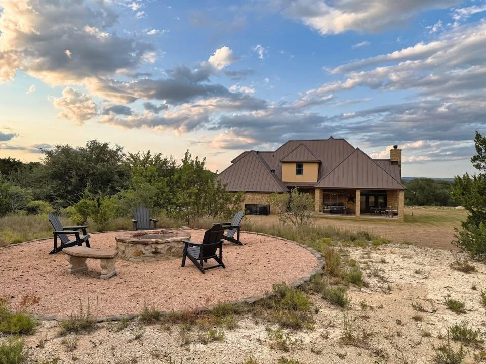 20305 Haystack Cv Property Photo 5